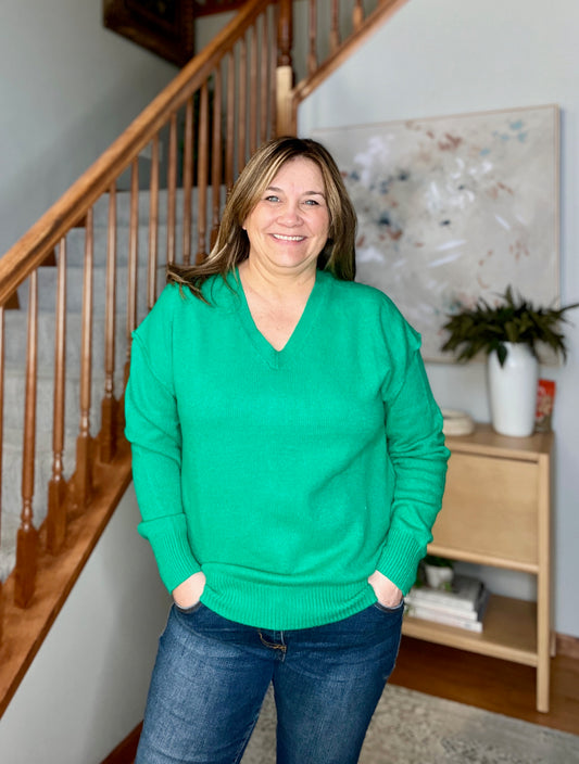 Very Understandable V-Neck Sweater in Green