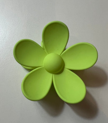 Daisy Claw in Lime