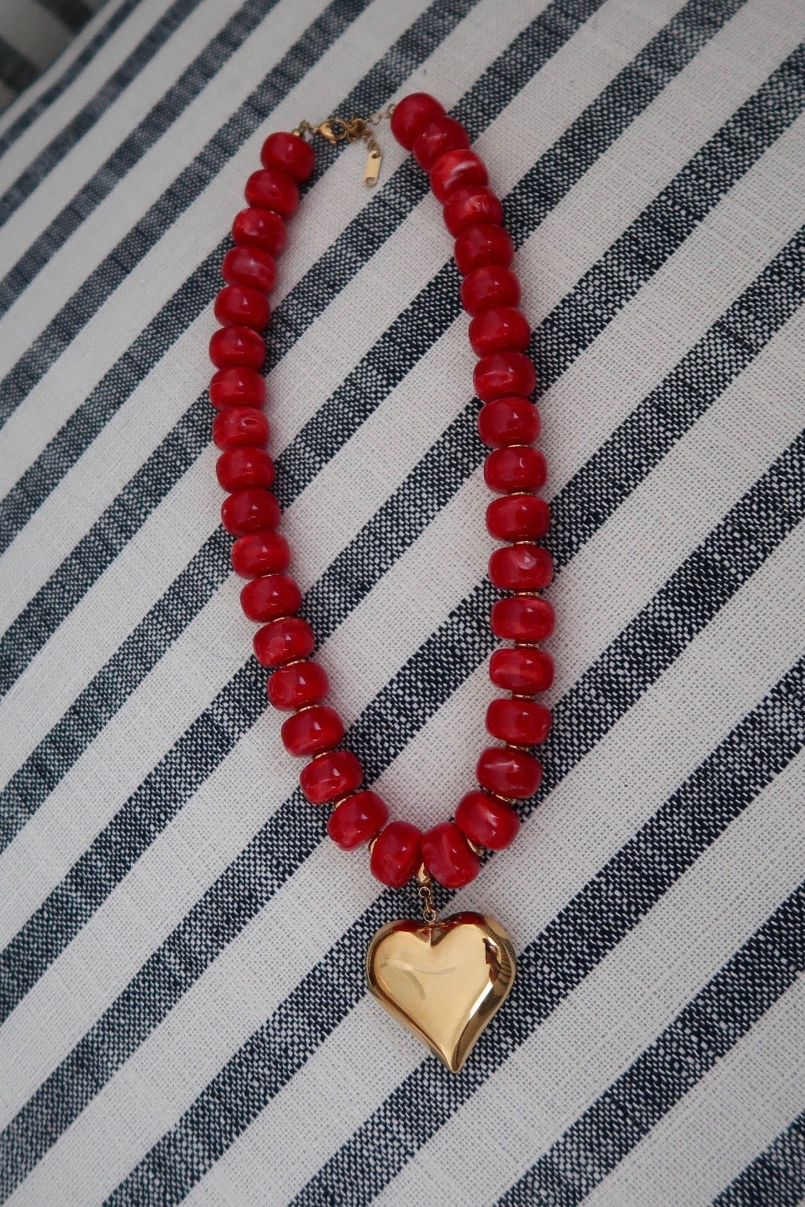 Red Beaded Gold Pendant Heart Necklace
